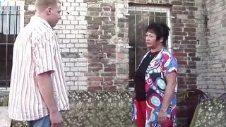 Stripperin versucht sich als Pornoschlampe