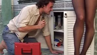Craftsman get seduced by customers nylon feet to cum all over her nylons