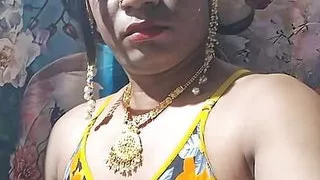 Yellow bra with crosssy ye me hun apki Aditi kabhi milo