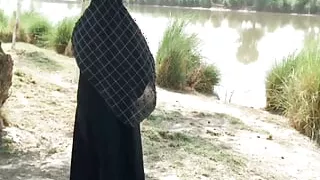 Darya jungle ma khadi Muslim hijab college girl ko road se pakad k chodaa hard sex pussy and anal sex with Indian clear audio