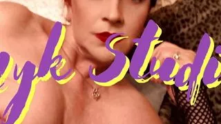 Batgirl fucks Catwoman's henchman