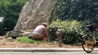 Wash naked my clothes on the street