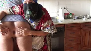 Real Amateur Maid Gives Rimjob To Her Boss