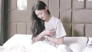 Skinny super model girlfriend naked her shaved pussy teasing the big cock to fuck her wet pussy