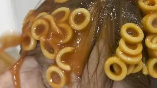 Relax to Sploshing in Spaghetti Hoops - WAM Video
