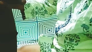 Bhai ke dost se aaj chudwaya or choot ki aag thandi karwayi