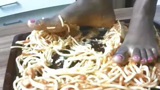 Italian slave get his food: spaghetti and lasagne of black ebony feet!