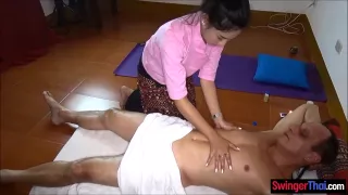 Amateur Massage Hottie Gives Full Vip Service To Her To