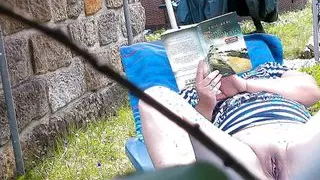 The old horny neighbour is tense ! Even reading a book at the weekend is not possible with him.