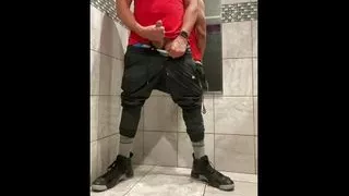 JockDad87 shoots another load in the locker room