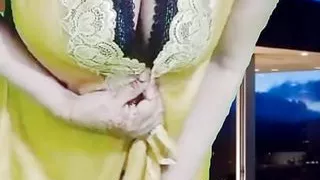 Hot Arab Wife Girl Fingers Pussy Desi Big Boobs Video Na