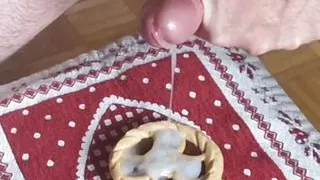 Cicci77 masturbates Pedro to prepare a new breakfast with sperm