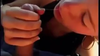 Very Cute Girl And Nice Blowjob In The Car