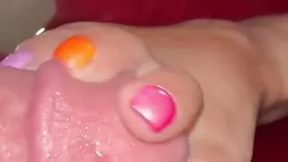 Toejob and footjob in hot tub