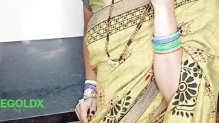 Komal ko amras banana ata nahi to apne dost ko bulaya