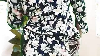 Desi Sexy Wife Showing Big Boobs on Video Nasty Desi Village Wife - Clear Hindi Audio