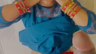 I am fucking my Indian friends step mother after seeing friend's stepmother kissing someone else