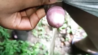 Fat Black Guy's Morning Piss outdoor - Black guy showing him peeing outdoor - almost pissing in my pants.  oops..!!