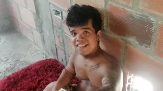 I was bored because my cell phone was damaged but my wife brought me a surprise