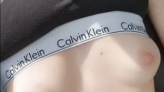 (EXHIBITIONISM) I convince the girlfriend to undress while we are taking a ride in the car