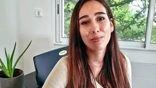 Camila, young oriental, likes to fuck guys with big cocks