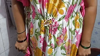 Simeran aunty pissing in toilet