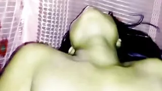 Sardi me Mosi ke sath bed share kiya to mosi ki moti gand ko chata aur choda