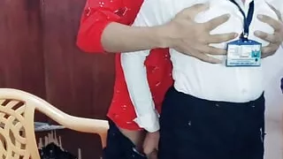 Sexy staff ko dono boss milke choda