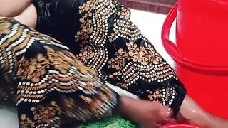 Bengali girl pussy saving.bengali beutiful girl.bengali girl boobs show