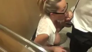 Ficken Vollbusigen Milf In Aufzug