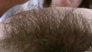 Simone Delilah Is Grooming Her Ample Body Hair