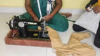 Tailor wali customer ka Lund dhak k customer se chodwa liye