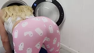 Step Bro Fucks Step Sis While She Is In The Washing Machine - Cumshot