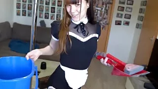 Cleaning girl with benefits sucks and fucks you !!
