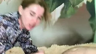 SugarNadya gives a deep blowjob to her favorite client