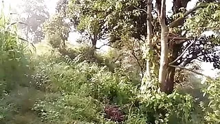 Jungli grandfather Ko field mai muth maarte hue dekha