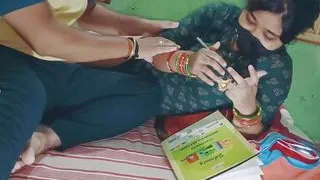 Tution Teacher Mauka Pakar Students ko Akele Me Chod Diya