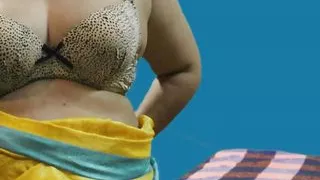 Pati Ne Becha Apni Patni Ko Dubai Shekh Ko Real Hindi Sex Video