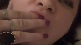 Goth girl hits the g-spot