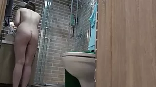 Filmed my naked stepsis doing her hair and makeup in the bathroom