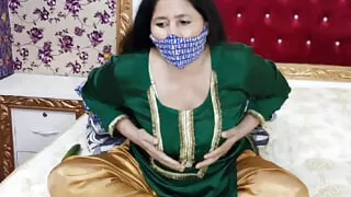 Very Very Hot Indian Mature Aunt Orgasm With a Dildo