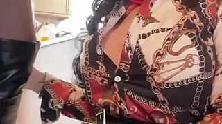 UK's Longest Labia  - A Nice Surprise