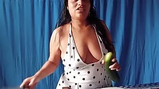 Sexy And Erotic Girl Shows How To Prepare The Cucumber