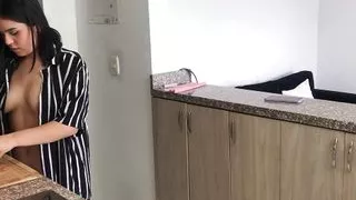 My stepmother likes to cook naked - porn in spanish