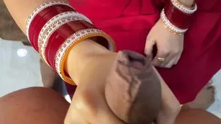 Newly Married Bhabhi Ki Choli Ko kiya Aazad .