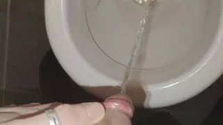 Soft cock pees in toillet amateur
