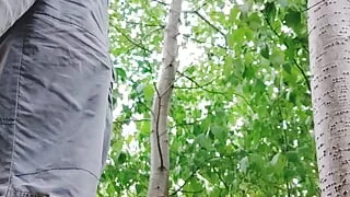 Quick orgasm in the park