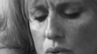 Milf Jodi West Fucks Herself With Glass DIldo