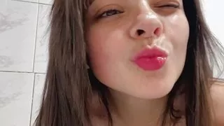 stepdaughter sends hot video to stepdad to seduce him