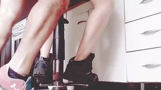 housewife fucked in the kitchen while rinsing with thong on her side